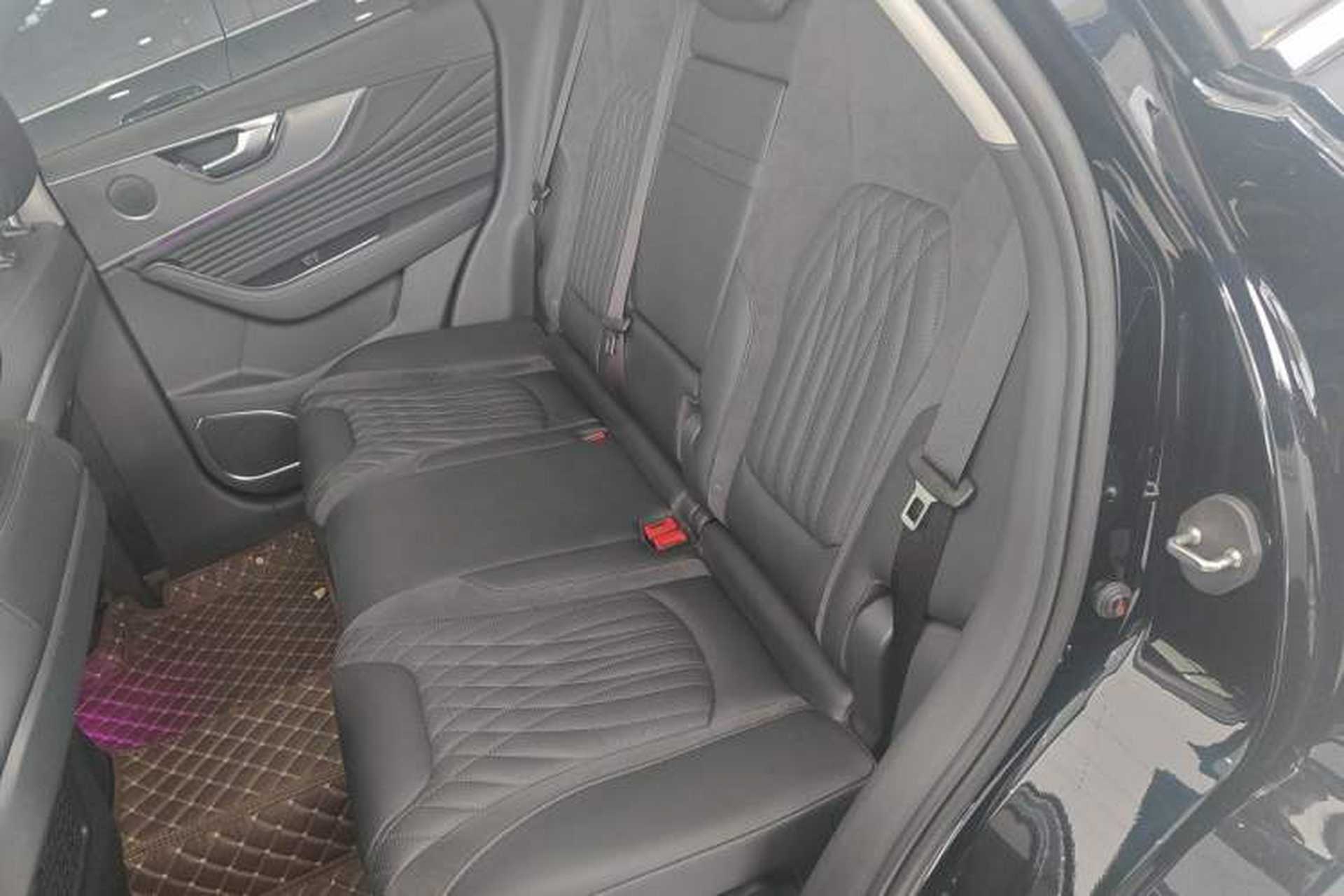 Used Hongqi HS5 2022 2.0T Smart Connect Flagship All-Wheel-Drive Version Left Rear Seat