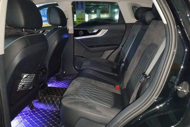 Used Hongqi HS5 2022 Facelifted Version 2.0T Smart Connect Flagship All-Wheel-Drive Edition Left Rear Seat