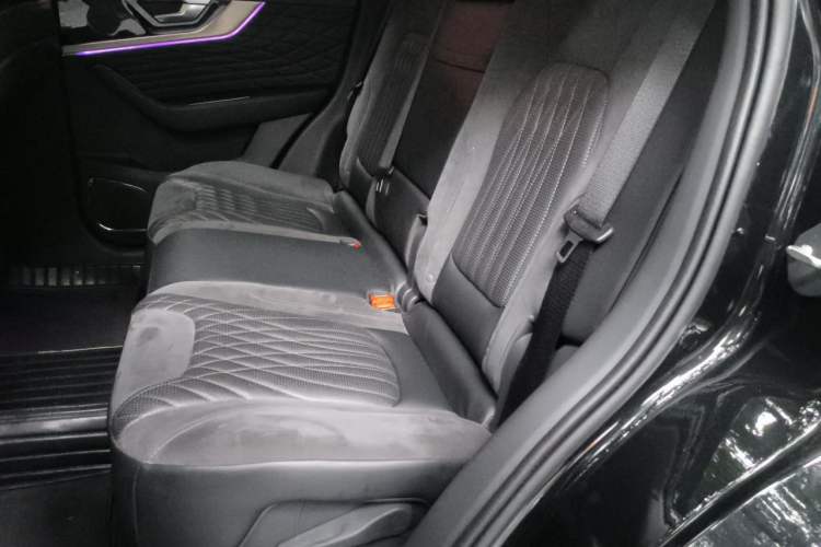 Used Hongqi HS5 2022 Revised Version 2.0T Smart Connect Flagship Edition Left Rear Seat