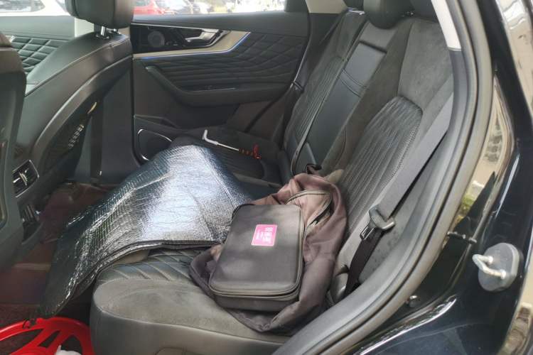 Used Hongqi HS5 2022 Revised Version 2.0T Smart Connect Flagship Edition Left Rear Seat
