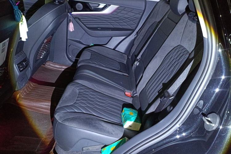 Used Hongqi HS5 2022 2.0T Smart Connect Flagship Edition Left Rear Seat
