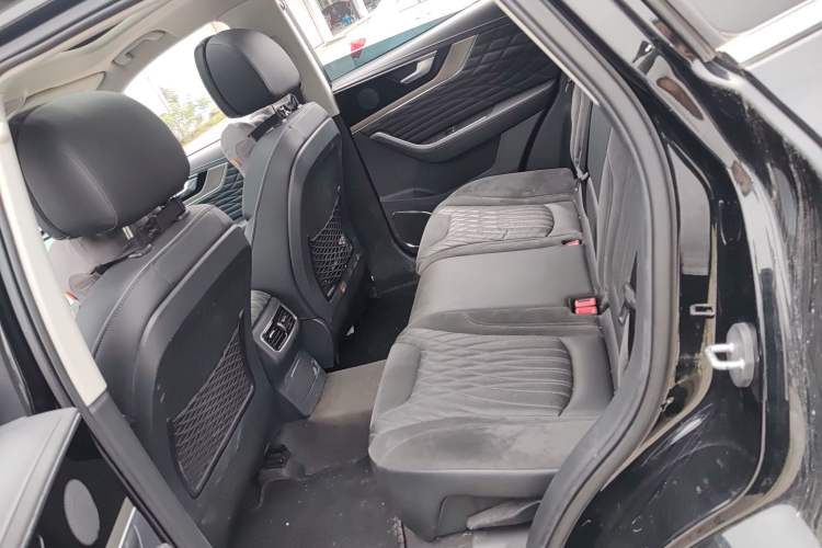 Used Hongqi HS5 2022 Revised Version 2.0T Smart Connect Flagship Edition Left Rear Seat