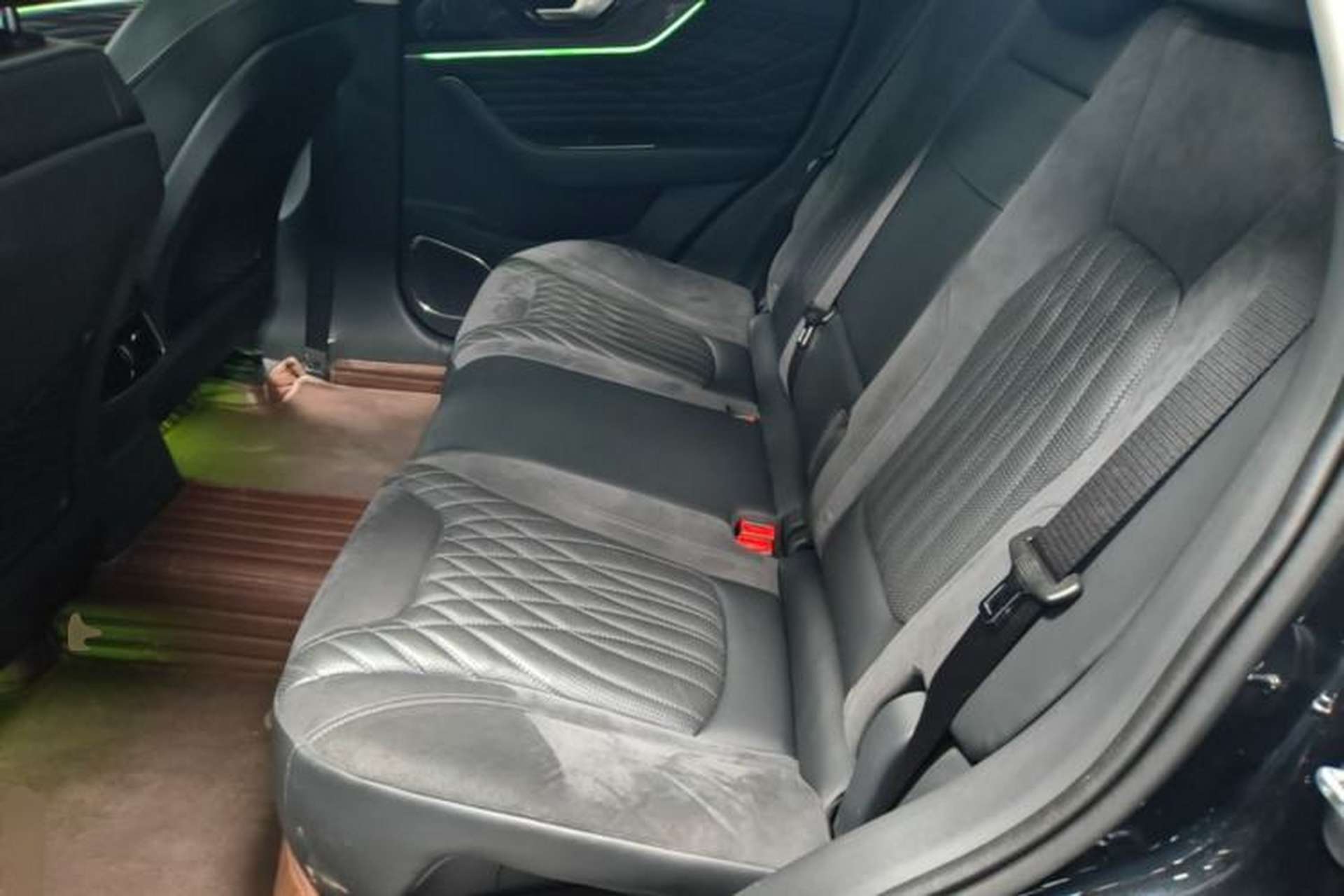 Used Hongqi HS5 2022 2.0T Smart Connect Flagship Edition Left Rear Seat