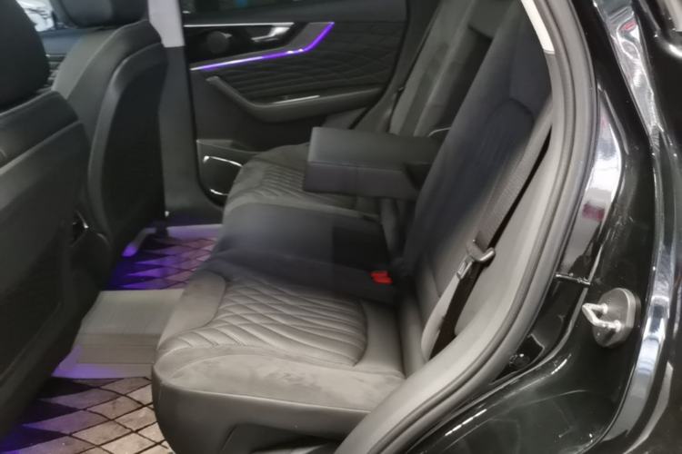 Used Hongqi HS5 2022 2.0T Smart Connect Flagship All-Wheel-Drive Version Left Rear Seat