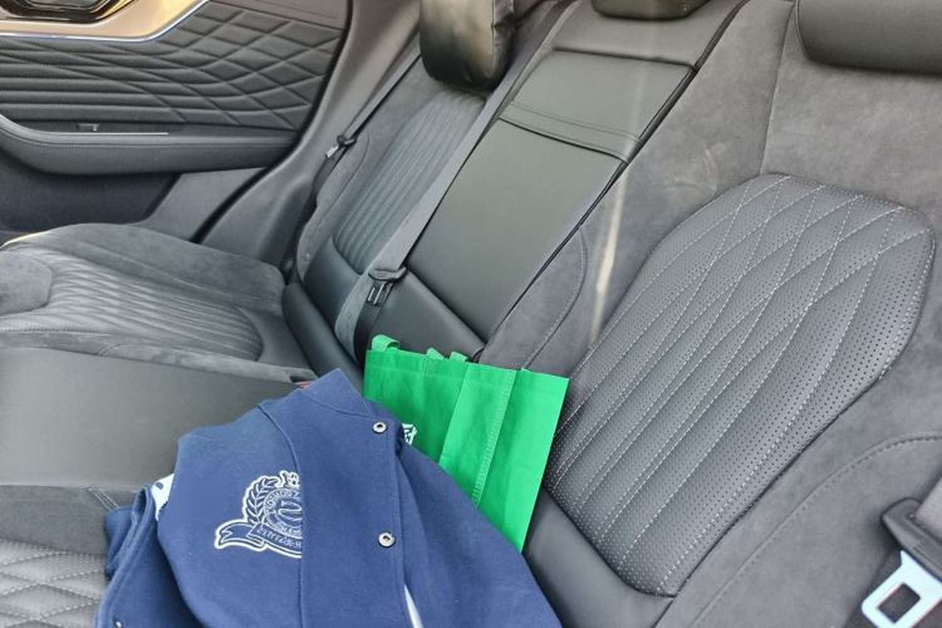 Used Hongqi HS5 2022 2.0T Smart Connect Flagship Edition Left Rear Seat