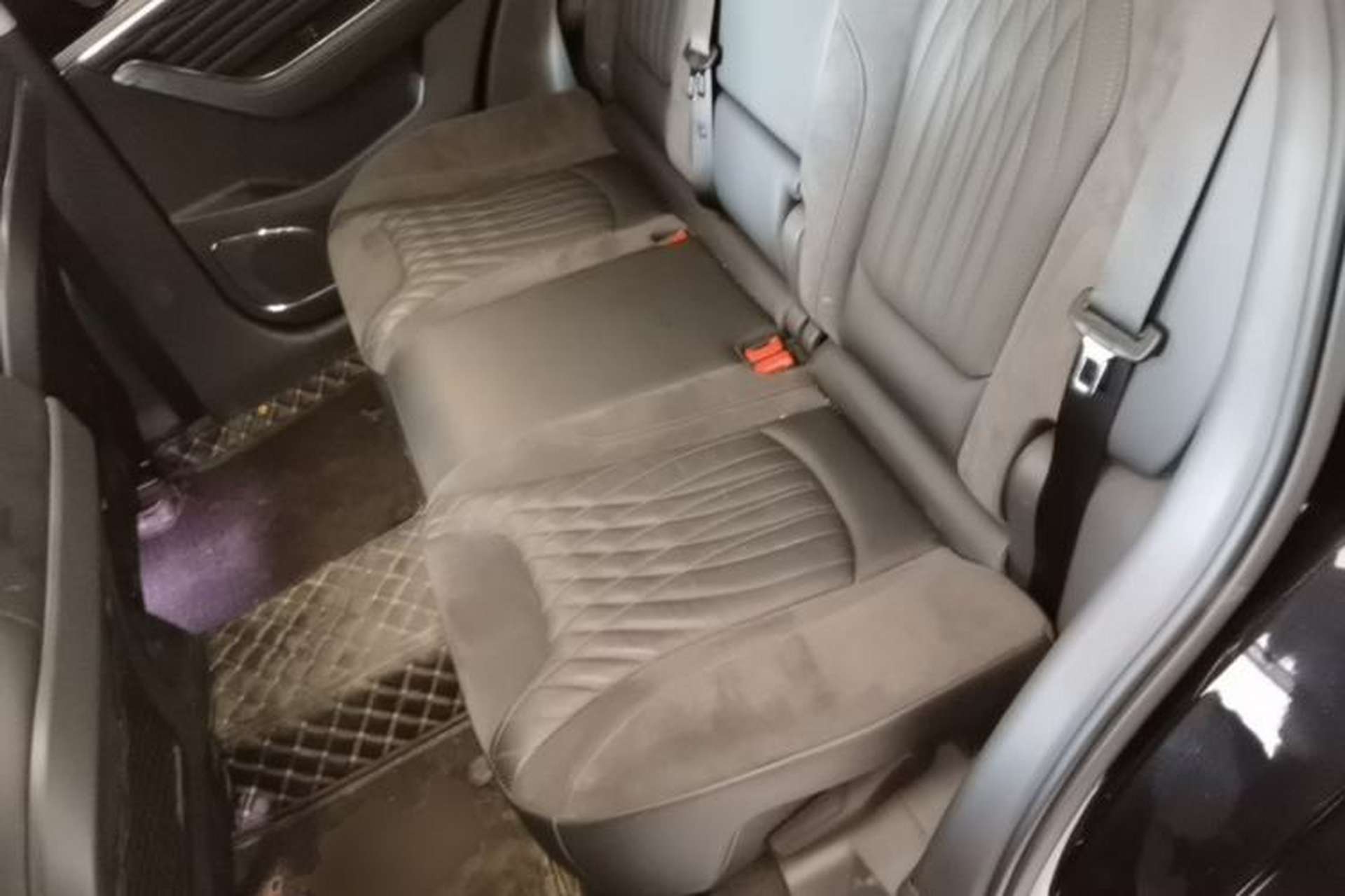 Used Hongqi HS5 2022 Facelifted Version 2.0T Smart Connect Flagship All-Wheel-Drive Edition Left Rear Seat