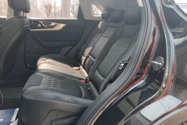 Used Hongqi HS5 2022 2.0T Smart Connect Flagship Edition Left Rear Seat