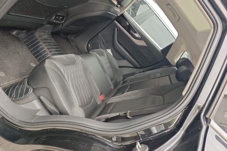 Used Hongqi HS5 2022 2.0T Smart Connect Flagship Edition Left Rear Seat