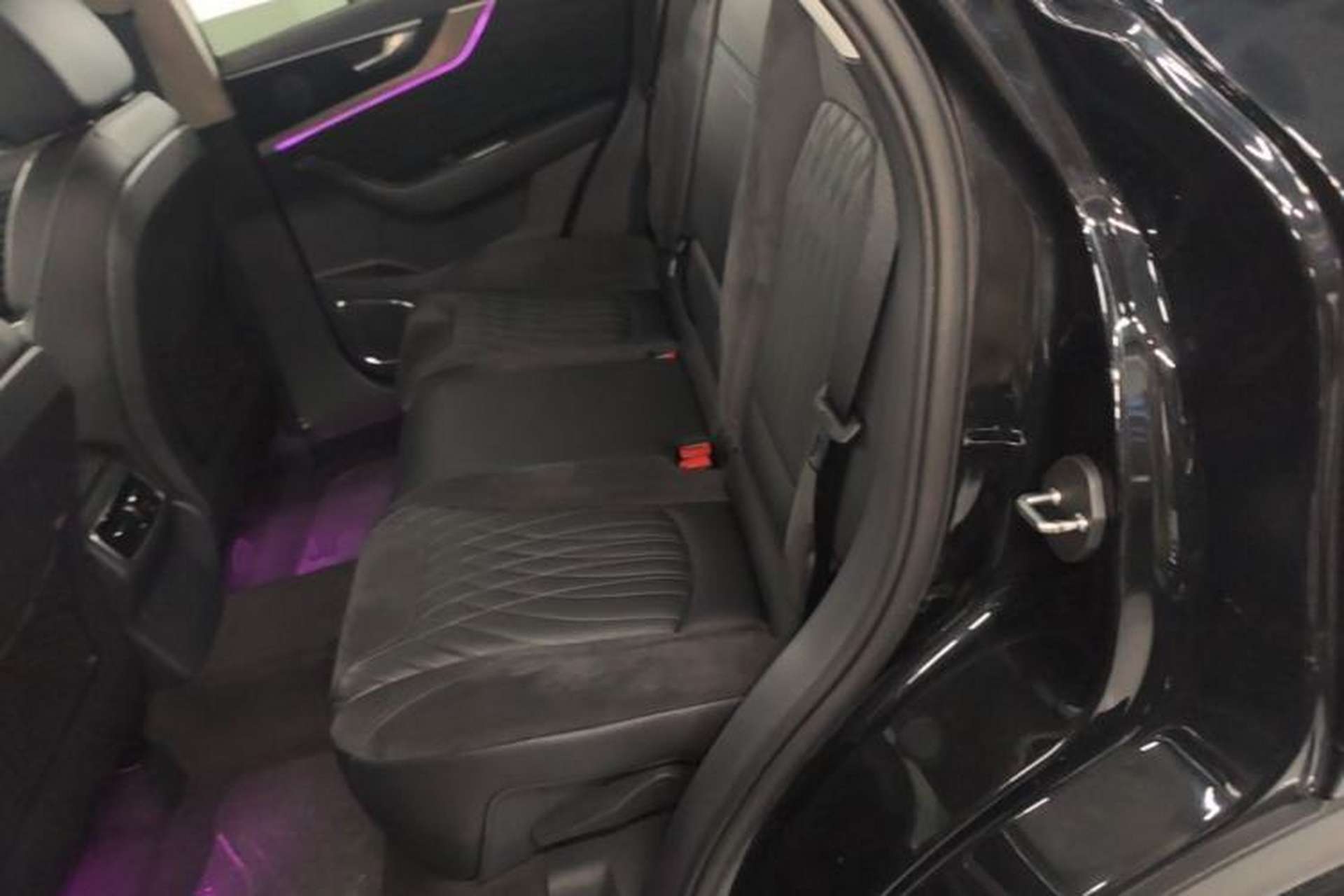 Used Hongqi HS5 2022 2.0T Smart Connect Flagship All-Wheel-Drive Version Left Rear Seat