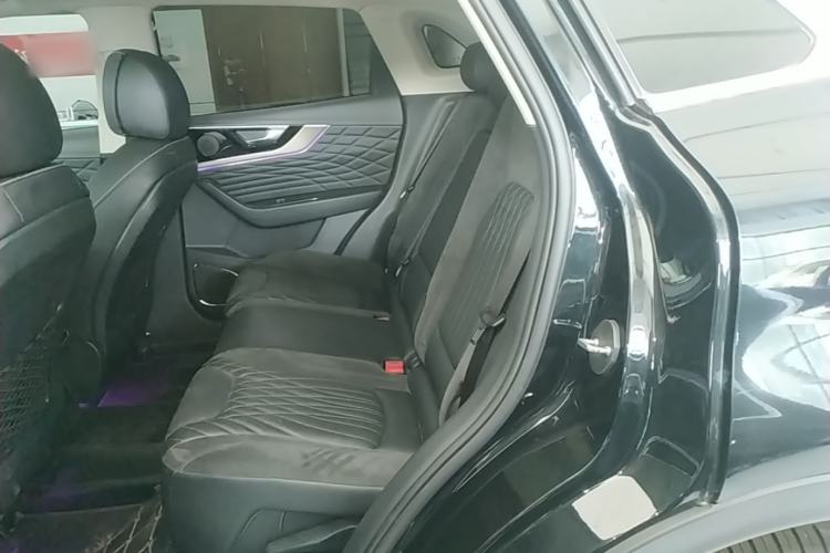 Used Hongqi HS5 2022 Facelifted Version 2.0T Smart Connect Flagship All-Wheel-Drive Edition Left Rear Seat