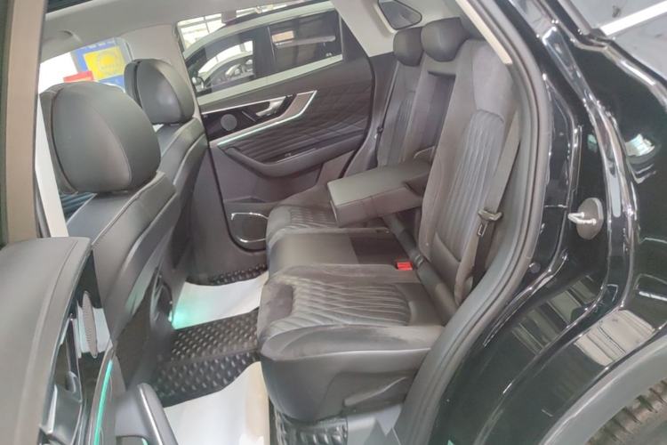 Used Hongqi HS5 2022 Facelifted Version 2.0T Smart Connect Flagship All-Wheel-Drive Edition Left Rear Seat