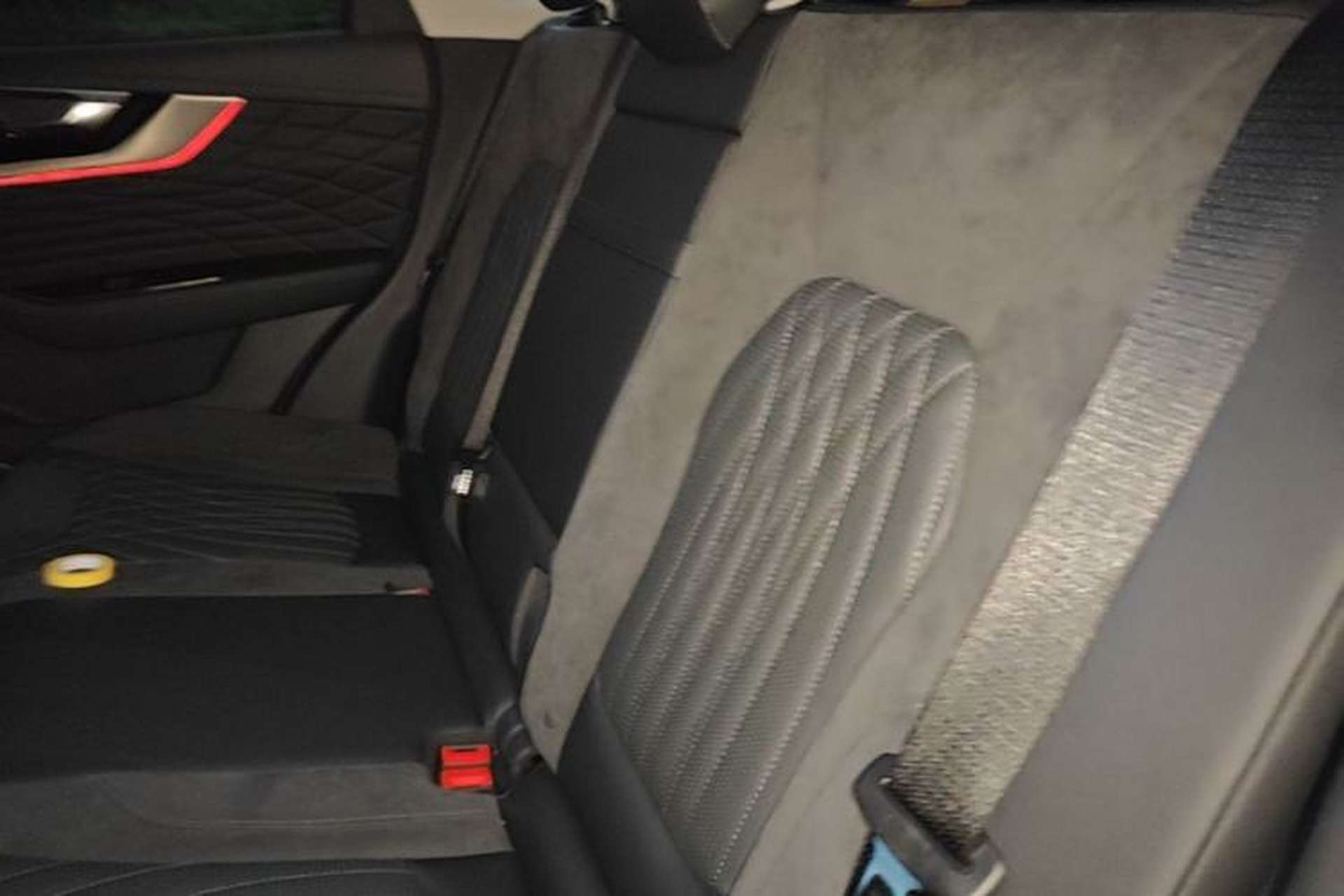 Used Hongqi HS5 2022 Facelifted Version 2.0T Smart Connect Flagship All-Wheel-Drive Edition Left Rear Seat
