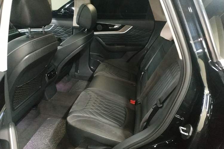 Used Hongqi HS5 2022 2.0T Smart Connect Flagship All-Wheel-Drive Version Left Rear Seat