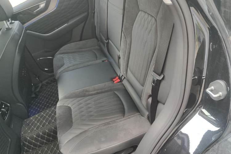 Used Hongqi HS5 2022 Revised Version 2.0T Smart Connect Flagship Edition Left Rear Seat