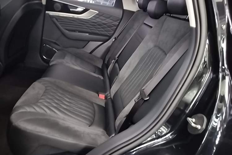 Used Hongqi HS5 2022 Revised Version 2.0T Smart Connect Flagship Edition Left Rear Seat