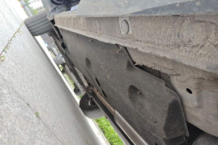 Used Hongqi HS5 2022 2.0T Smart Connect Flagship Edition Left Side Sill