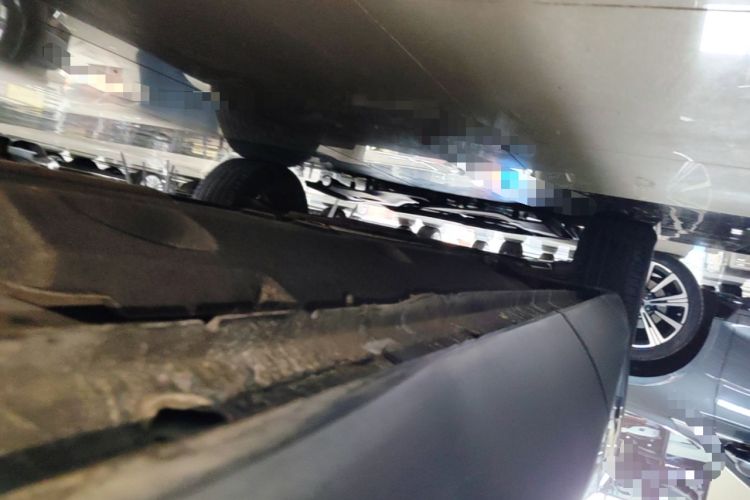 Used Hongqi HS5 2022 Revised Version 2.0T Smart Connect Flagship Edition Left Side Sill