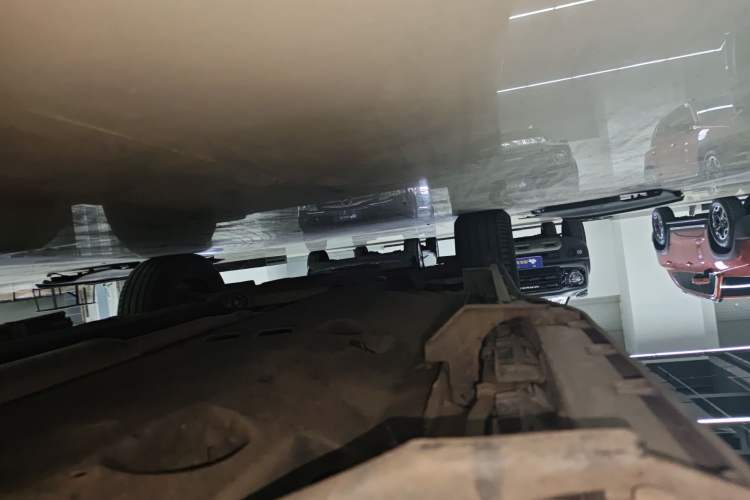 Used Hongqi HS5 2022 Revised Version 2.0T Smart Connect Flagship Edition Left Side Sill
