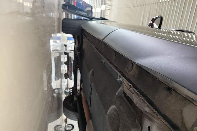 Used Hongqi HS5 2022 Revised Version 2.0T Smart Connect Flagship Edition Left Side Sill