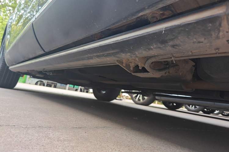 Used Hongqi HS5 2022 Revised Version 2.0T Smart Connect Flagship Edition Left Side Sill