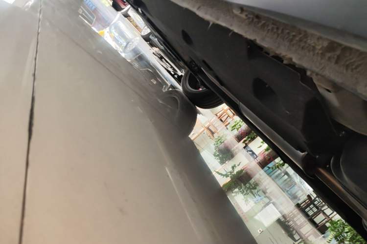 Used Hongqi HS5 2022 Facelifted Version 2.0T Smart Connect Flagship Edition Left Side Sill