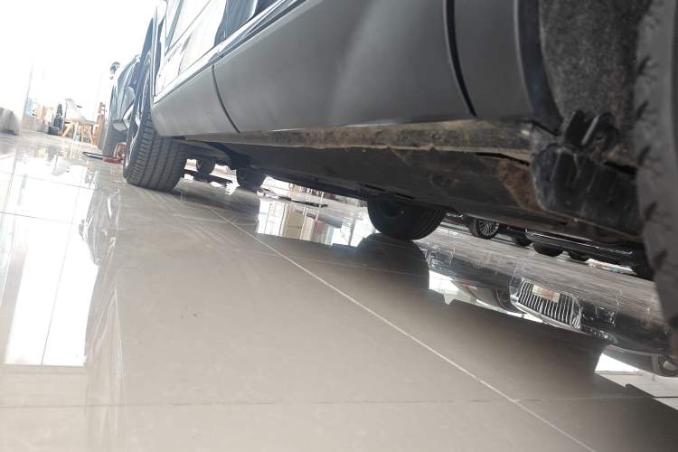 Used Hongqi HS5 2022 2.0T Smart Connect Flagship Enjoyment Purchase Edition Left Side Sill