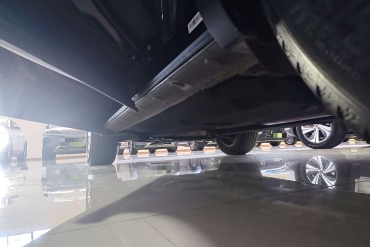 Used Hongqi HS5 2022 Revised Version 2.0T Smart Connect Flagship Edition Left Side Sill