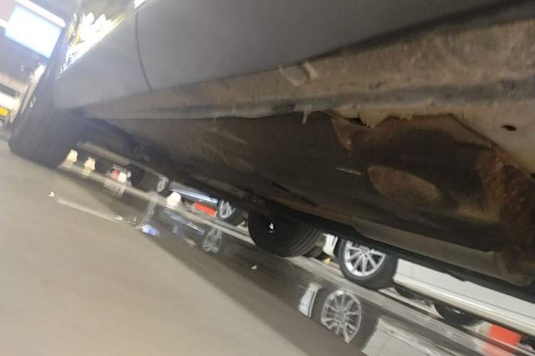 Used Hongqi HS5 2022 Revised Version 2.0T Smart Connect Flagship Edition Left Side Sill