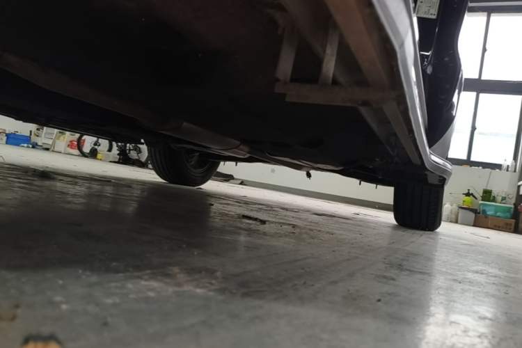 Used Hongqi HS5 2022 2.0T Smart Connect Flagship Enjoyment Purchase Edition Left Side Sill