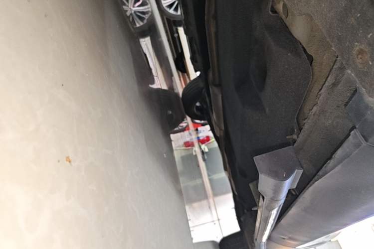 Used Hongqi HS5 2022 2.0T Smart Connect Flagship Edition Left Side Sill