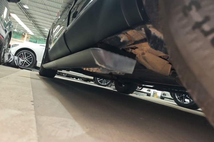 Used Hongqi HS5 2022 Revised Version 2.0T Smart Connect Flagship Edition Left Side Sill
