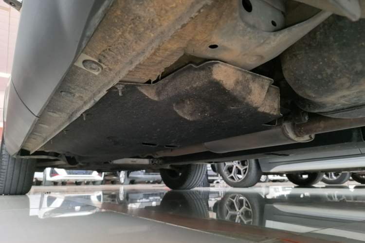 Used Hongqi HS5 2022 Revised Version 2.0T Smart Connect Flagship Edition Left Side Sill