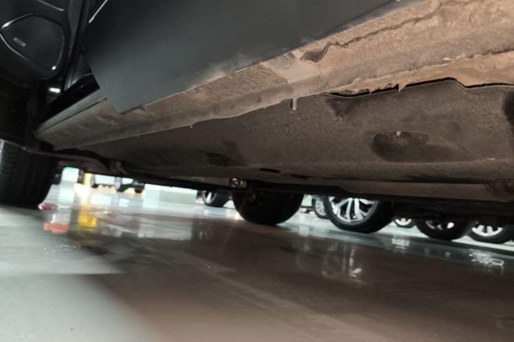Used Hongqi HS5 2022 Revised Version 2.0T Smart Connect Flagship Edition Left Side Sill