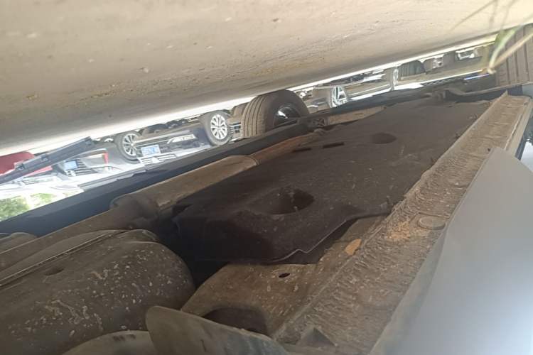 Used Hongqi HS5 2022 Revised Version 2.0T Smart Connect Flagship Edition Left Side Sill