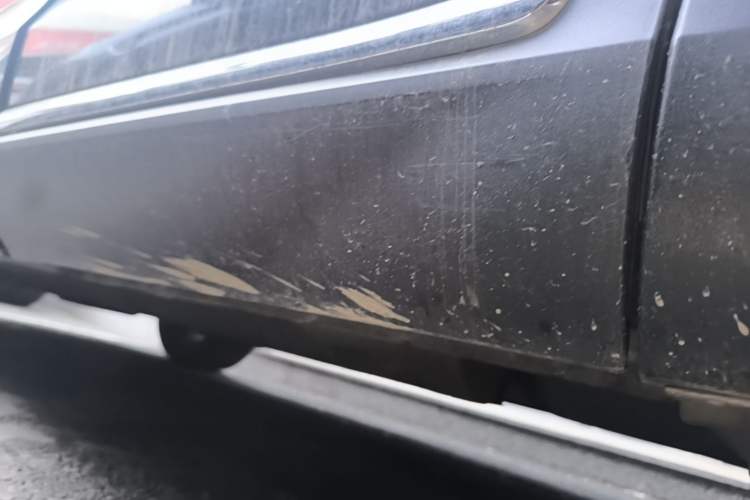 Used Hongqi HS5 2022 Revised Version 2.0T Smart Connect Flagship Edition Left Side Sill