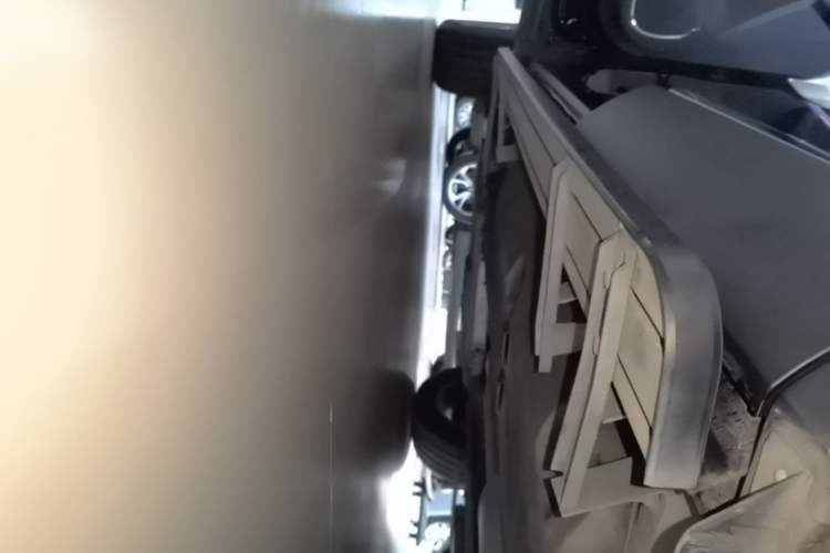Used Hongqi HS5 2022 Revised Version 2.0T Smart Connect Flagship Edition Left Side Sill
