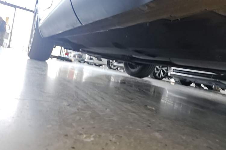 Used Hongqi HS5 2022 Revised Version 2.0T Smart Connect Flagship Edition Left Side Sill