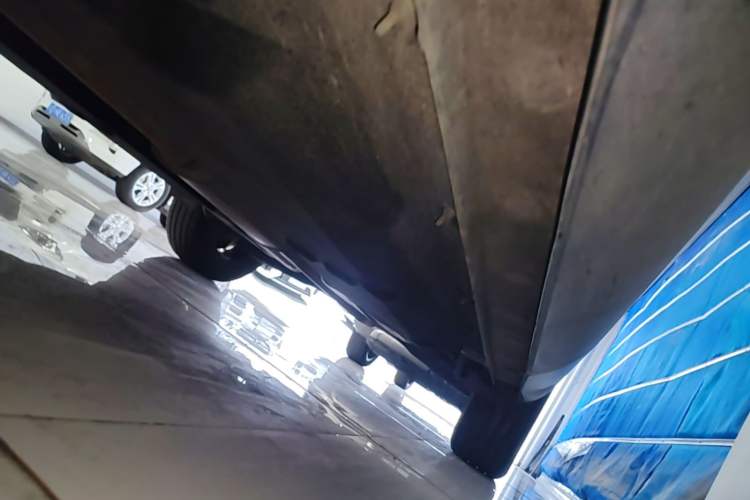 Used Hongqi HS5 2022 Revised Version 2.0T Smart Connect Flagship Edition Left Side Sill