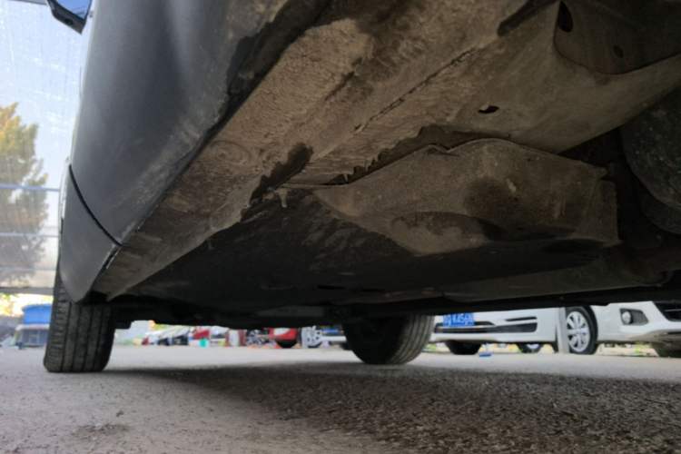Used Hongqi HS5 2022 Revised Version 2.0T Smart Connect Flagship Edition Left Side Sill