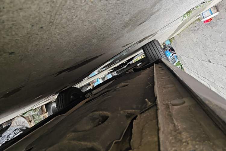 Used Hongqi HS5 2022 Revised Version 2.0T Smart Connect Flagship Edition Left Side Sill