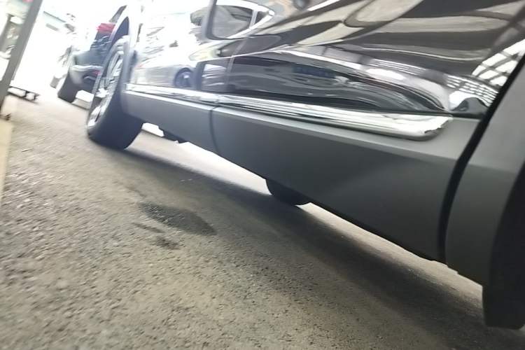Used Hongqi HS5 2022 Revised Version 2.0T Smart Connect Flagship Edition Left Side Sill