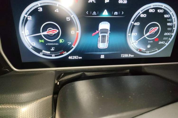 Used Hongqi HS5 2022 Facelifted Version 2.0T Smart Connect Flagship All-Wheel-Drive Edition Odometer Close Up