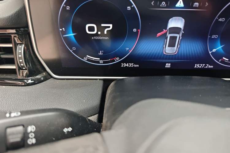 Used Hongqi HS5 2022 Revised Version 2.0T Smart Connect Flagship Edition Odometer Close Up