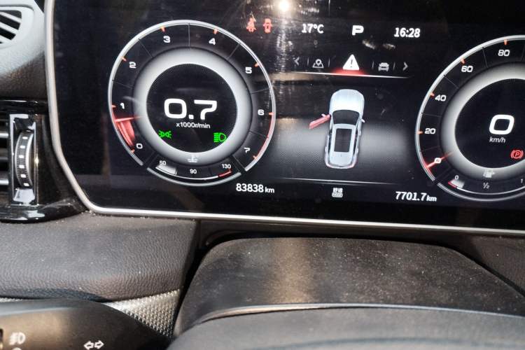 Used Hongqi HS5 2022 Revised Version 2.0T Smart Connect Flagship Edition Odometer Close Up