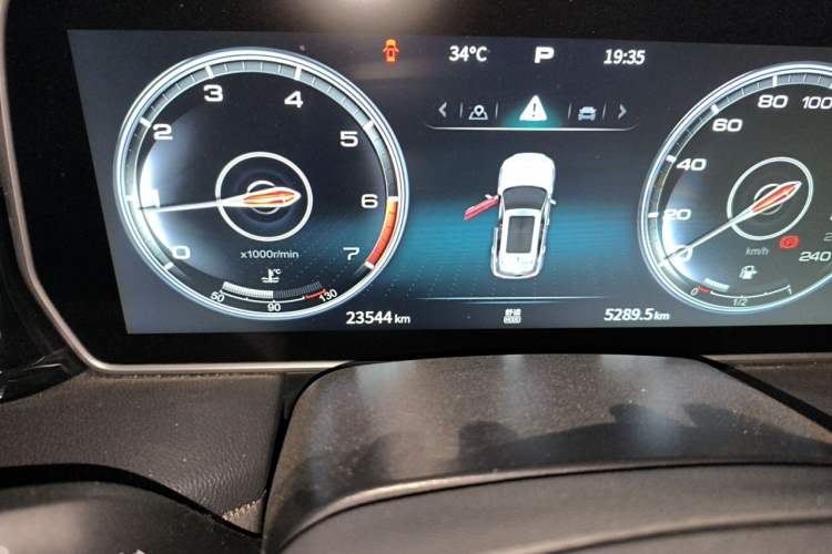 Used Hongqi HS5 2022 Revised Version 2.0T Smart Connect Flagship Edition Odometer Close Up