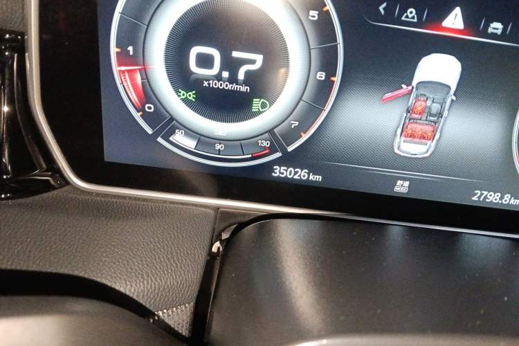 Used Hongqi HS5 2022 Revised Version 2.0T Smart Connect Flagship Edition Odometer Close Up