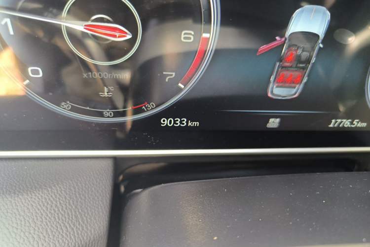 Used Hongqi HS5 2022 Revised Version 2.0T Smart Connect Flagship Edition Odometer Close Up