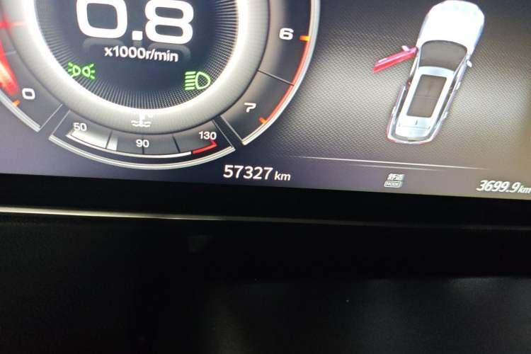 Used Hongqi HS5 2022 2.0T Smart Connect Flagship Edition Odometer Close Up