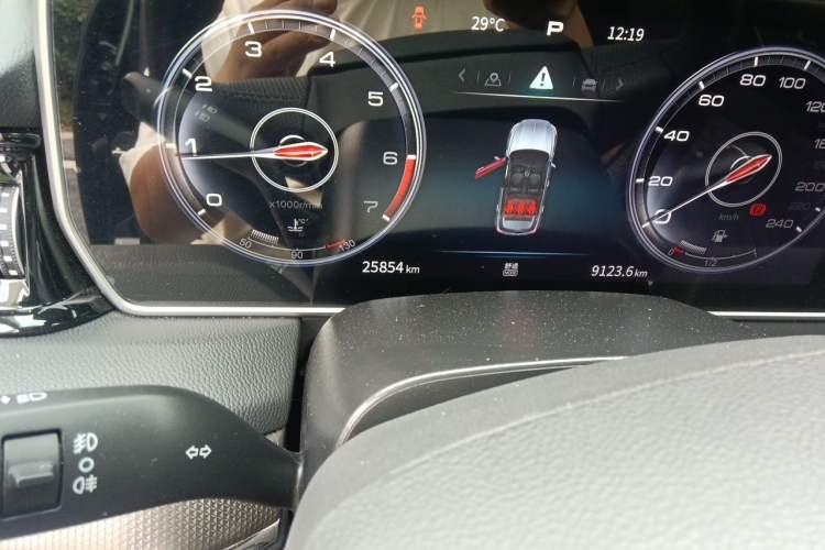 Used Hongqi HS5 2022 Revised Version 2.0T Smart Connect Flagship Edition Odometer Close Up
