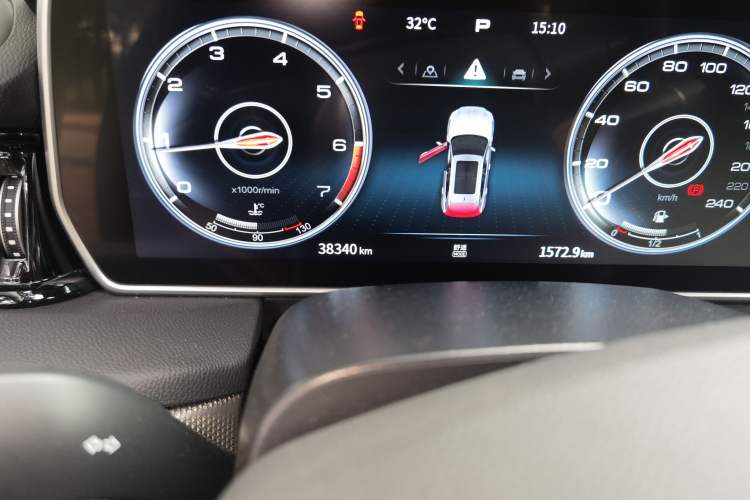 Used Hongqi HS5 2022 Facelifted Version 2.0T Smart Connect Flagship All-Wheel-Drive Edition Odometer Close Up